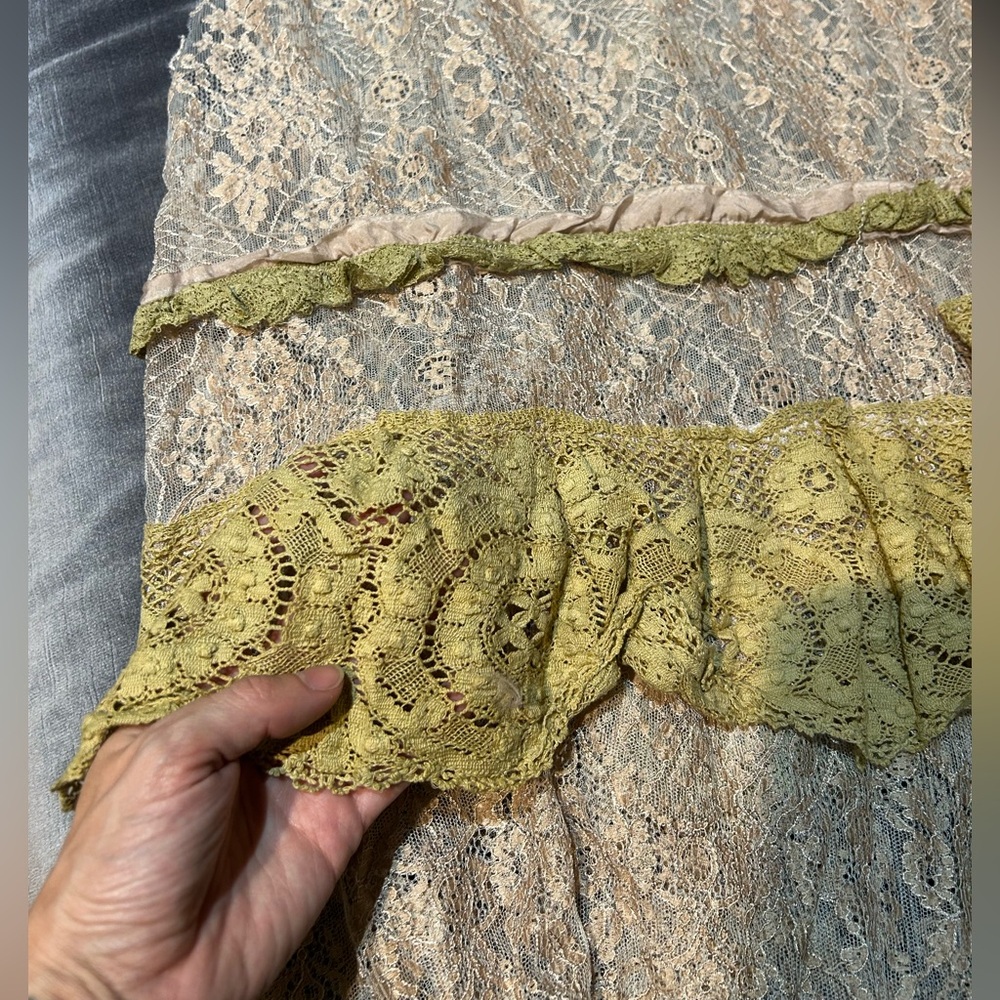 Magnolia Pearl Lace Layered Tunic in Pale Mauve and Olive - Picture 10 of 13